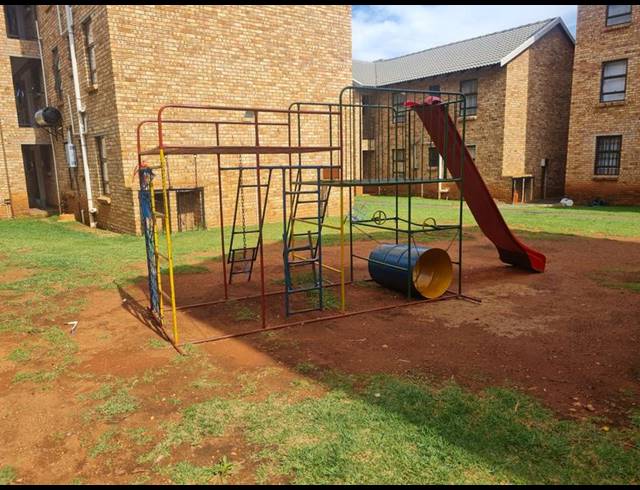 2 BEDROOM PROPERTY TO RENT IN GROBLERPARK EXT
